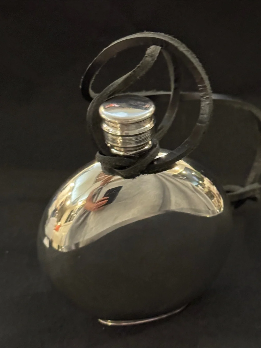NIB Singletree Octopus Emblem Fine Pewter Flask Necklace - Silver